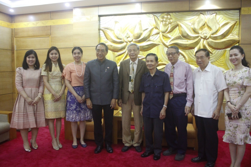 chu tich hoi huu nghi viet nam thai lan tiep dai su thai lan chao tu biet ket thuc nhiem ky