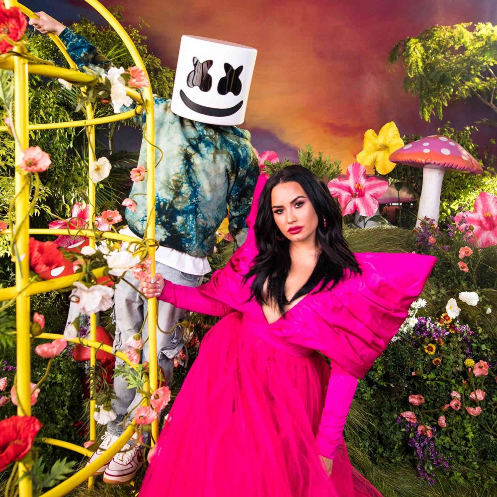 5527 demi lovato