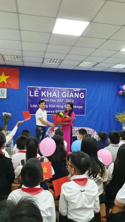 Khai giảng lớp học tiếng Việt tại làng Staritskogo (Ukraine)