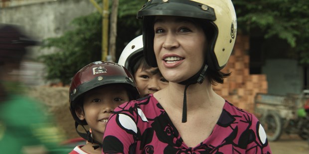 Nguoi phu nu Thuy Sy va su menh chap canh cho nhung nguoi kem may man hinh anh 1