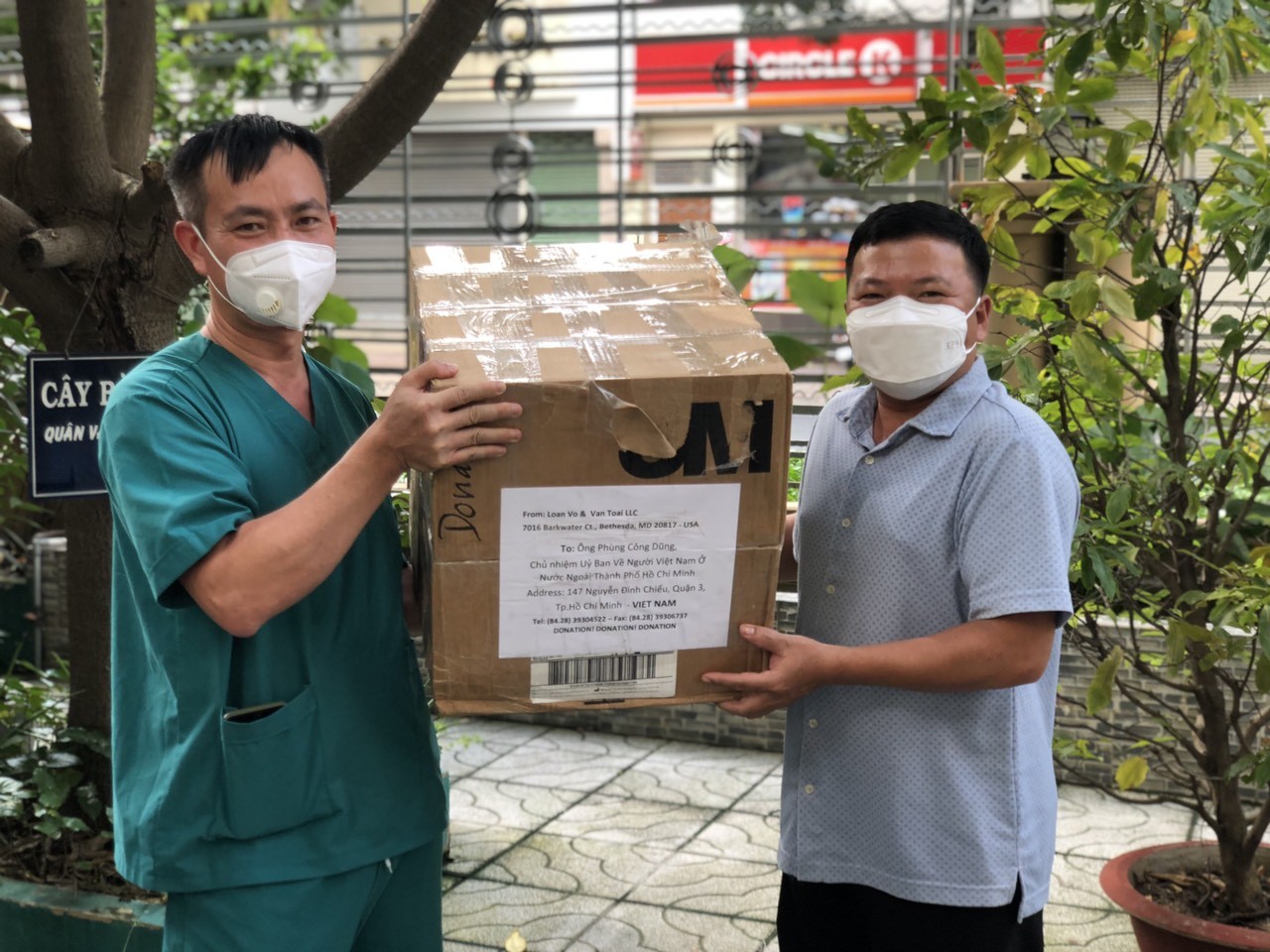 Quỹ Nhân ái Áo dài Phu nhân Châu Âu, kiều bào Sacarmento, Hoa Kỳ ủng hộ TP.HCM chống dịch