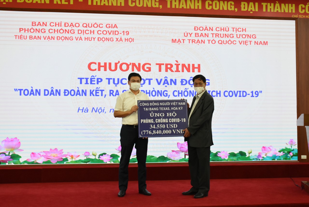 Kiều bào Mỹ, Anh, Nhật Bản và Ukraine trao 1 tỷ ủng hộ phòng chống dịch Covid-19