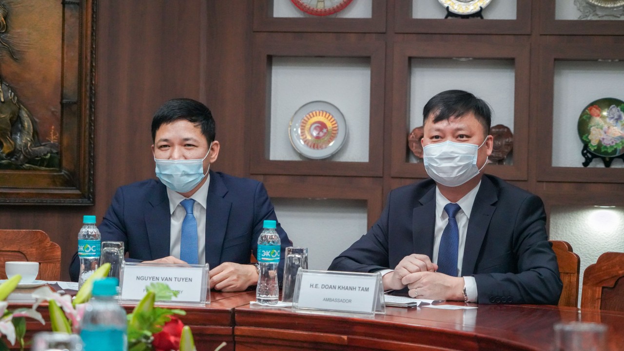 Thúc đẩy hợp tác kinh tế, thương mại, du lịch, giao lưu nhân dân giữa Việt Nam - Mông Cổ