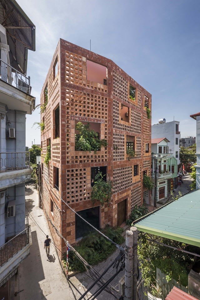 Nhà hàng tre Vedana (Ninh Bình) và nhà Bát Tràng (Hà Nội) đạt giải thưởng Dezeen Awards 2021