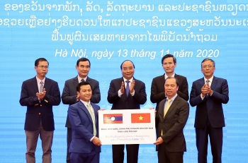 Việt Nam hỗ trợ 1000 tấn gạo cho nhân dân Lào khắc phục hậu quả thiên tai