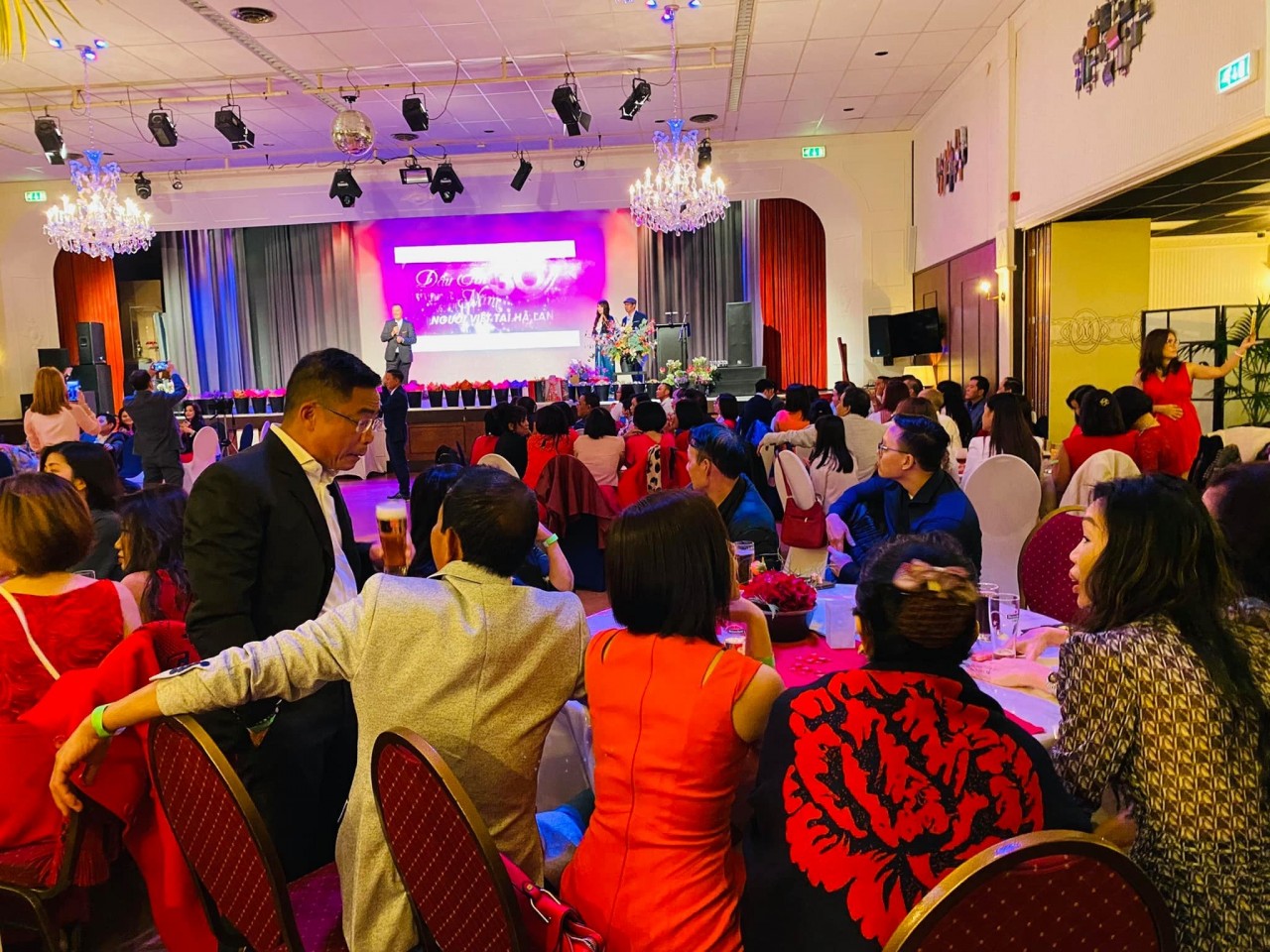 Ấm áp tình quê hương tại đêm gala 