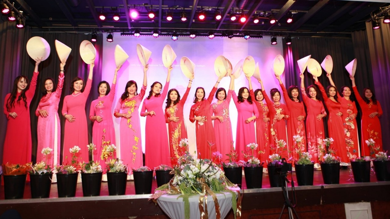 Ấm áp tình quê hương tại đêm gala 