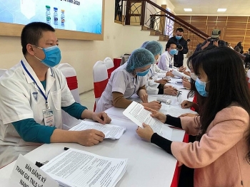 Đảm bảo an toàn hàng đầu cho tình nguyện viên tiêm thử nghiệm vaccine Nanocovax