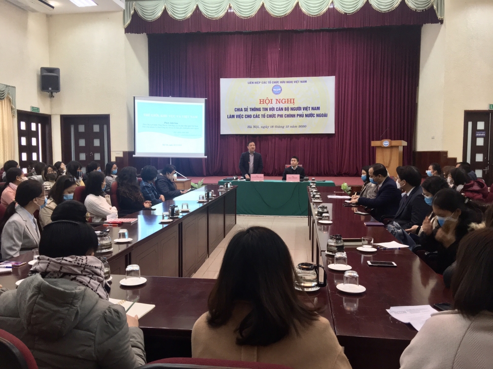 Chia sẻ thông tin với cán bộ người Việt Nam làm việc cho các tổ chức phi chính phủ nước ngoài Chia sẻ thông tin với cán bộ người Việt Nam làm việc cho các tổ chức phi chính phủ nước ngoài