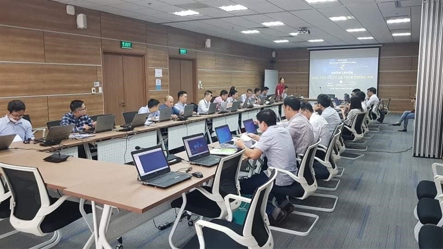 Nâng cao nhận thức cho mọi người về trách nhiệm đảm bảo an toàn thông tin