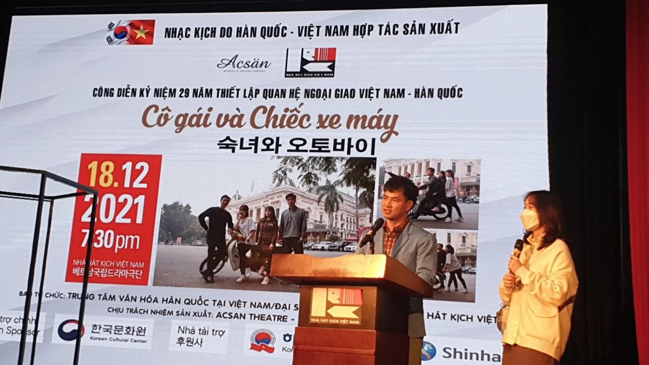 Công chiếu vở diễn “Cô gái và chiếc xe máy” nhân kỷ niệm 29 năm quan hệ ngoại giao Việt Nam - Hàn Quốc