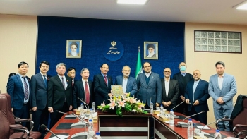 Phó Chủ tịch Quốc hội Trần Quang Phương làm việc với lãnh đạo nhà nước Iran