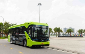 Công ty VinBus (thuộc Vingroup) chính thức vận hành xe bus điện thông minh đầu tiên tại Việt Nam