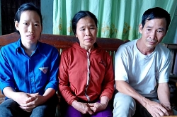 buc tam thu dam nuoc mat cua nguoi me co con gai bi ung thu mau