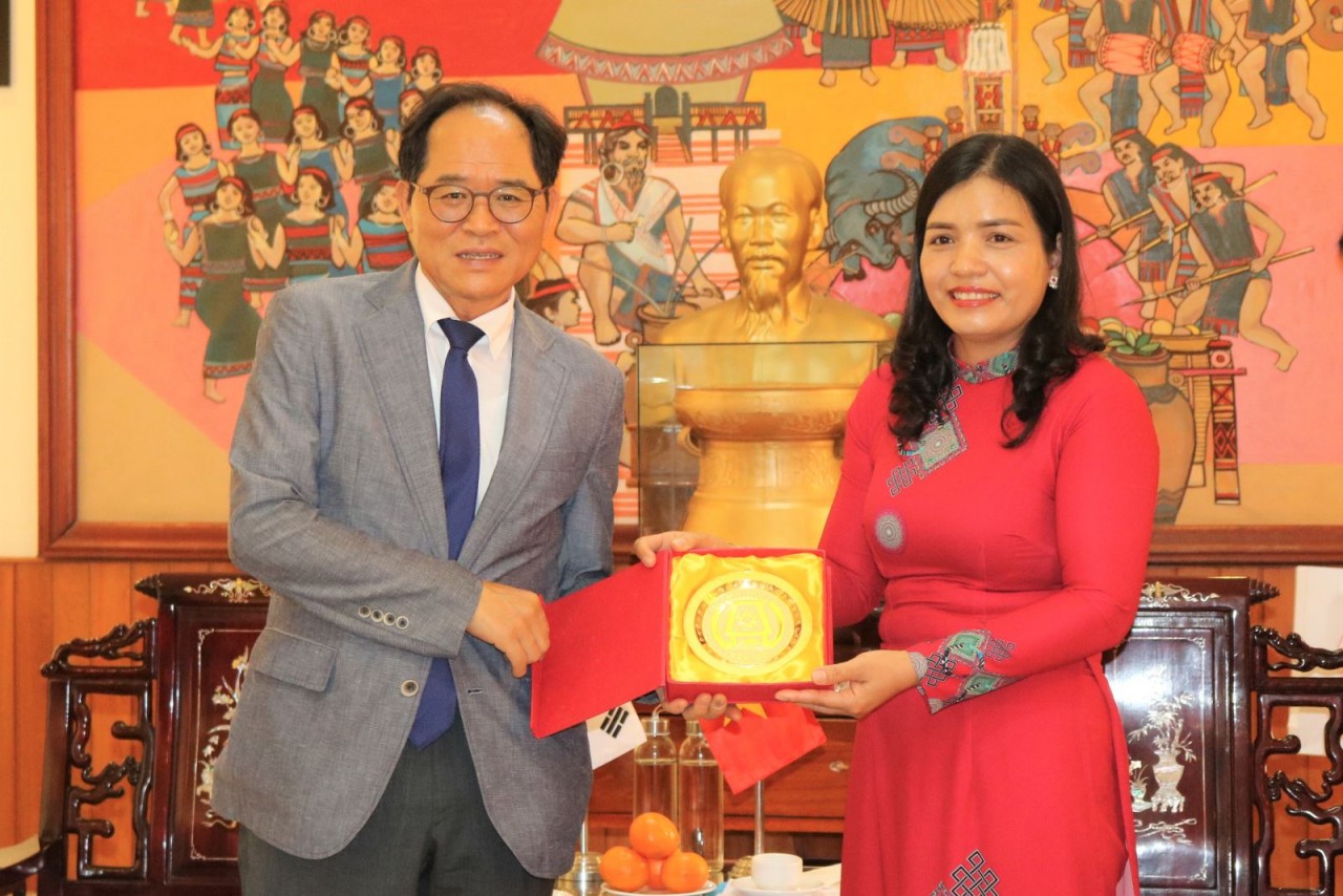 Vun đắp quan hệ hợp tác giữa tỉnh Kon Tum với các đối tác Hàn Quốc