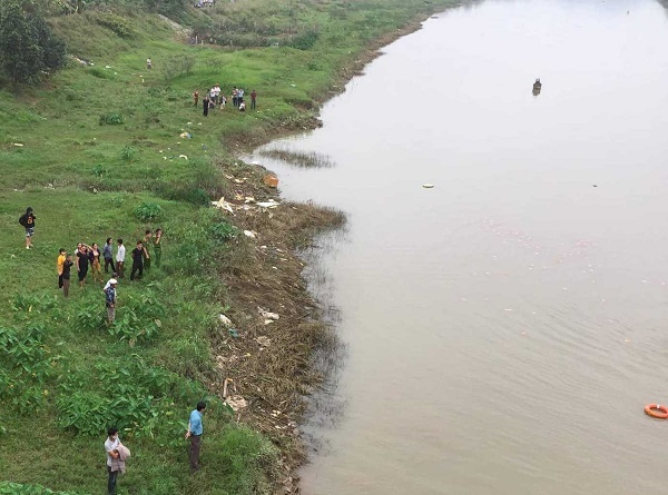thanh hoa vo chong cai nhau nguoi vo tre bat ngo nhay cau tu van