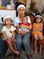 Bố mất vì TNGT, 3 con thơ bơ vơ cùng mẹ trẻ không nghề nghiệp