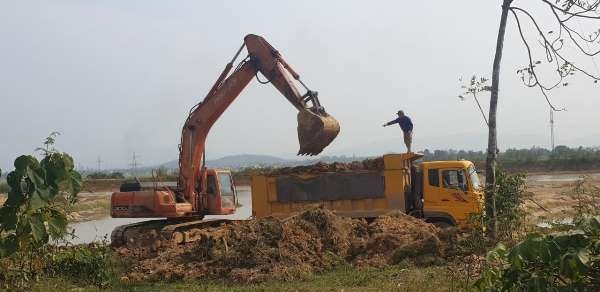 nghe an nao vet dap vung trang hay tan thu dat ban cho nha may gach