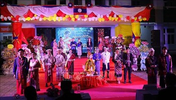 Gần 400 lưu học sinh Lào đón Tết cổ truyền Bunpimay trên đất Cố đô Huế