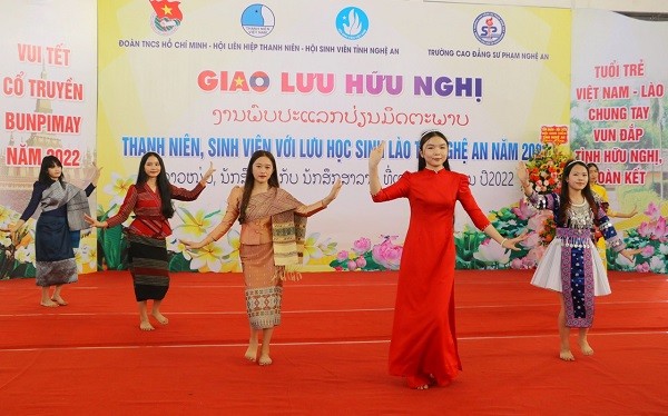 Nghệ An tổ chức Giao lưu hữu nghị với lưu học sinh Lào nhân dịp Tết cổ truyền Bunpimay