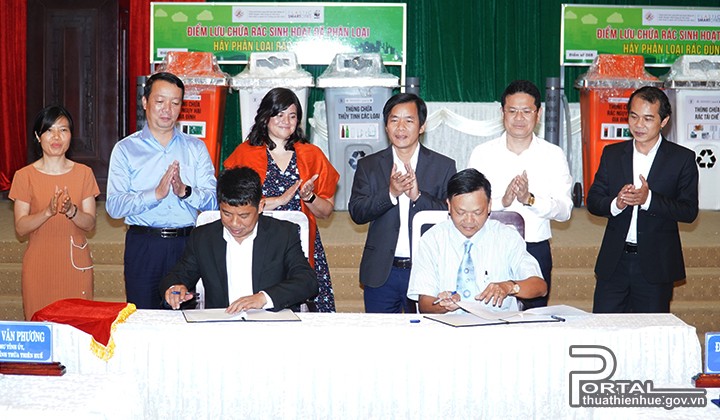 (WWF Na Uy) hỗ trợ 468 thùng lưu chứa rác cho thành phố Huế