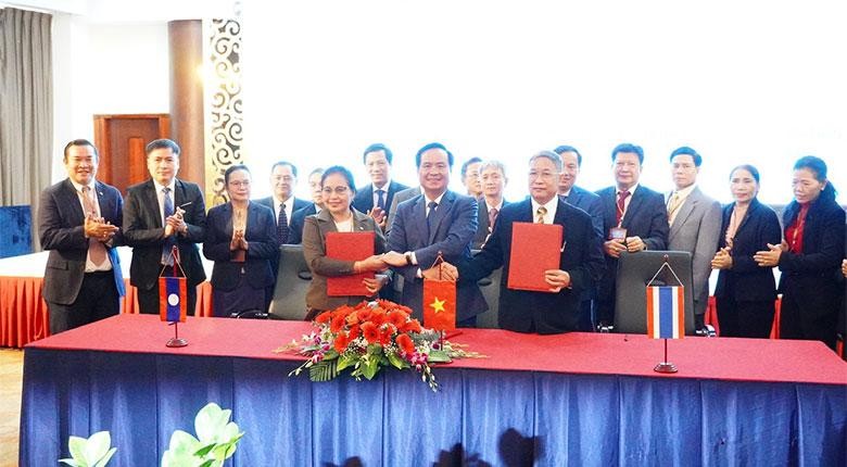 Thắm tình hữu nghị giữa 3 tỉnh Quảng Trị – Savannakhet (Lào) – Mukdahan (Thái Lan)