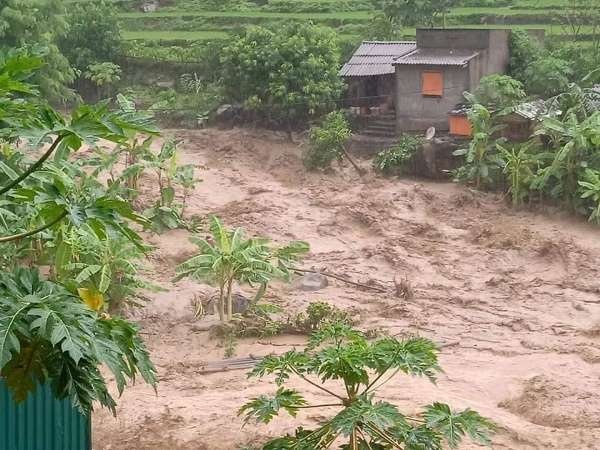 tin bao so 3 hang chuc nguoi va nha cua bi cuon troi o thanh hoa