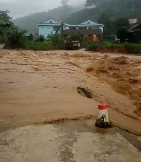 tin bao so 3 hang chuc nguoi va nha cua bi cuon troi o thanh hoa