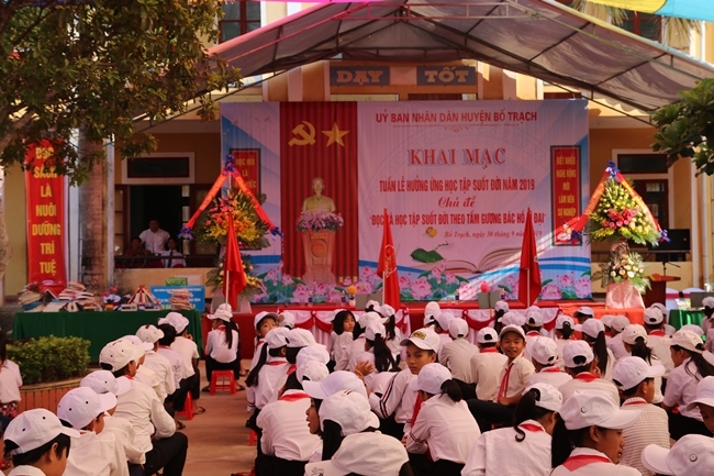 Quảng Bình: Phát động tuần lễ với chủ đề: “Đọc và học tập suốt đời theo tấm gương Bác Hồ vĩ đại” quang binh phat dong tuan le voi chu de doc va hoc tap suot doi theo tam guong bac ho vi dai
