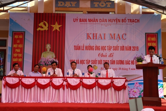 Quảng Bình: Phát động tuần lễ với chủ đề: “Đọc và học tập suốt đời theo tấm gương Bác Hồ vĩ đại” quang binh phat dong tuan le voi chu de doc va hoc tap suot doi theo tam guong bac ho vi dai