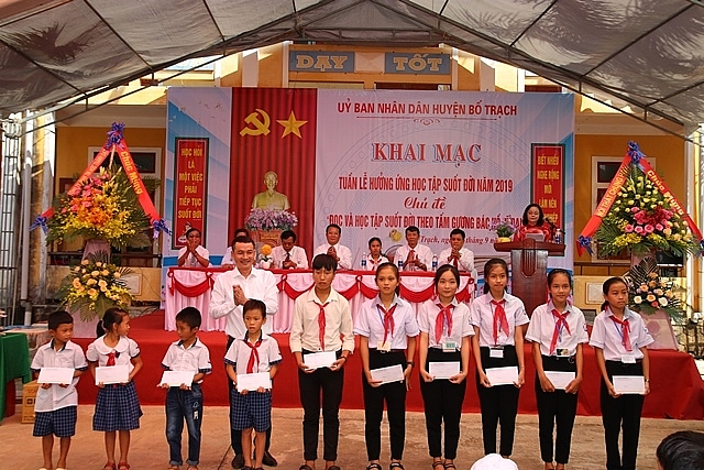 quang binh phat dong tuan le voi chu de doc va hoc tap suot doi theo tam guong bac ho vi dai