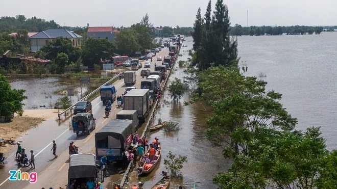 Sau cơn mưa lũ, tình người lan tỏa khắp muôn nơi