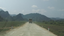 Công trình ở Nghệ An hơn 16 tỷ đồng chưa bàn giao đã “rỗ, nứt ngang, nẻ dọc"