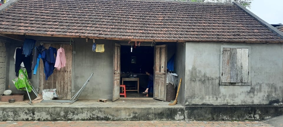 Nghệ An: 17 năm sống chung với căn bệnh viêm cột sống dính khớp vì không có tiền chữa trị