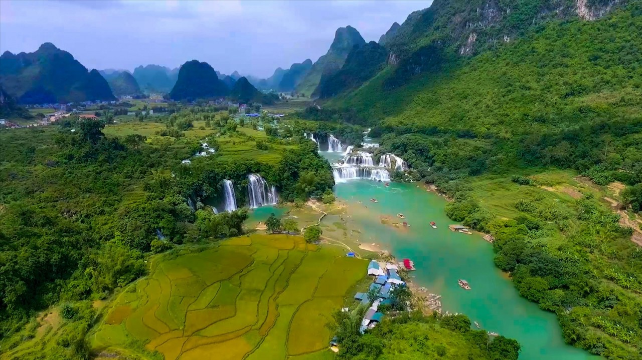 Thác Bản Giốc (Cao Bằng) - một tuyệt tác của thiên nhiên