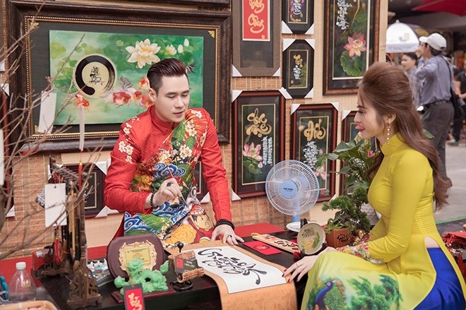 khanh phuong tiet lo qua tang tet bat mi thoi diem lap gia dinh