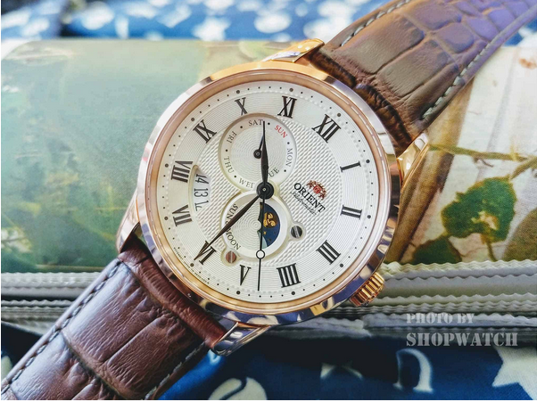 69 mau dong ho nam day da sieu dep don xuan 2020