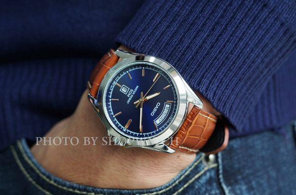 69 mau dong ho nam day da sieu dep don xuan 2020