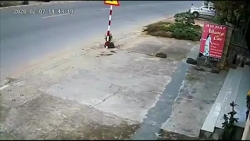 video su that vu nam thanh nien cam dao dung noi chuyen voi csgt