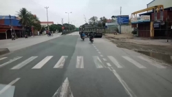 video nguoi dan ong nuoc ngoai may man thoat gam xe tai sau cu be lai tai hai phong