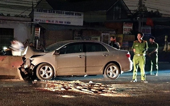 4 người tử vong vì bốn vụ TNGT liên tiếp xảy ra vào rạng sáng ở Bình Dương 4 nguoi tu vong vi bon vu tngt lien tiep xay ra vao rang sang o binh duong