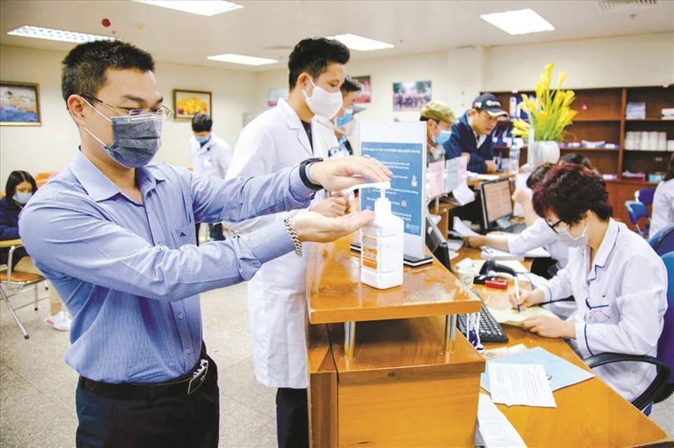 nguoi lao dong se duoc ho tro chi phi trong con va mua khau trang vi dich virus corona