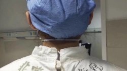 Vì sao nữ y tá mặc lại đồ bảo hộ ở dịch SARS 17 năm trước trong cuộc chiến chống Covid-19?