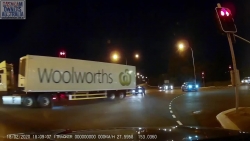 video xe tai nat dau sau cu tong duoi container 3 nguoi tu vong