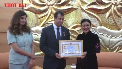 video trao ky niem chuong vi hoa binh huu nghi giua cac dan toc tang dai su dac menh toan quyen azerbaijan