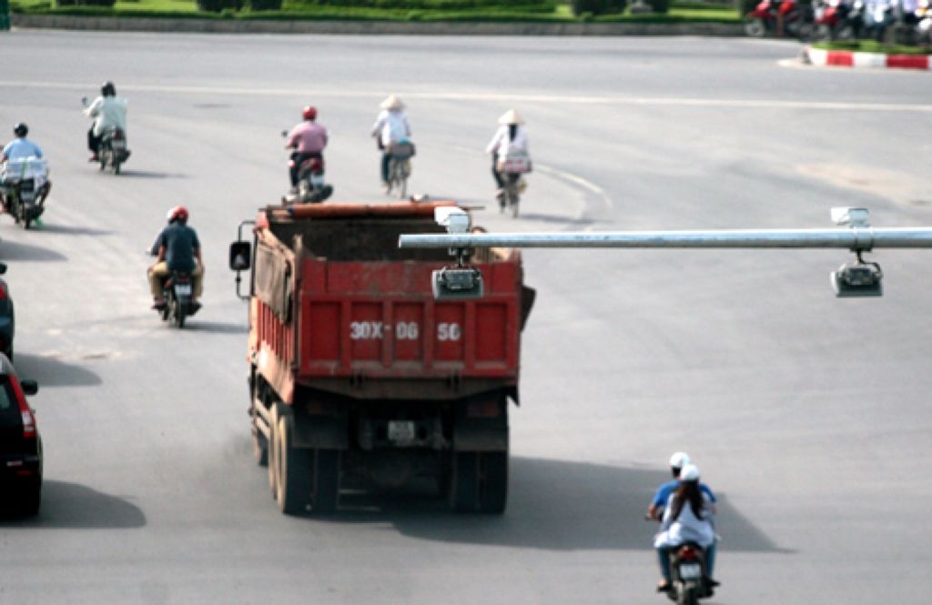 ha noi nhung tuyen duong nao lap camera phat nguoi