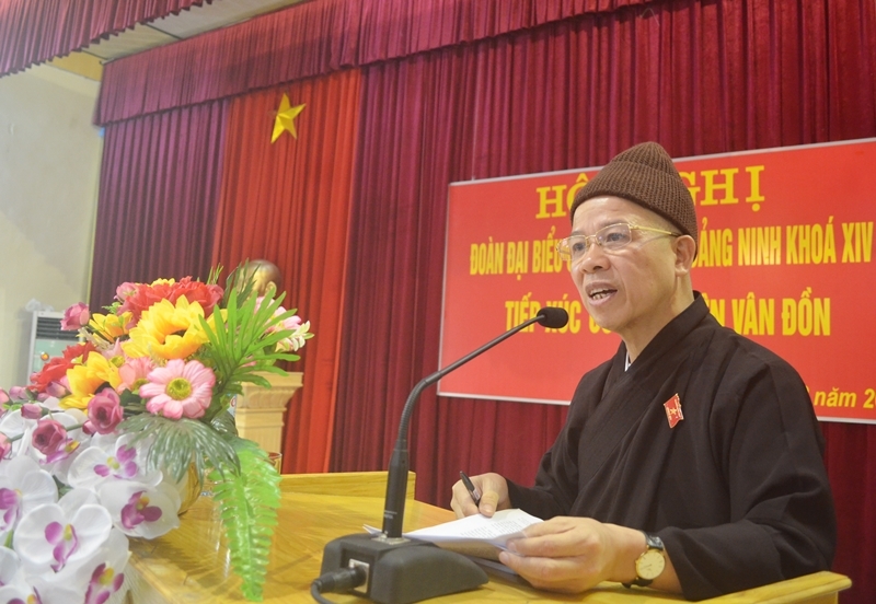 thuong toa thich thanh quyet tru tri chua ba vang moi tu nen the hien theo kieu nhay coc