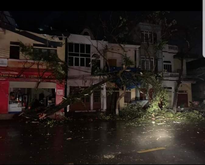 anh mua da kem giong loc du doi trut xuong yen bai va lao cai gay anh huong nang ne