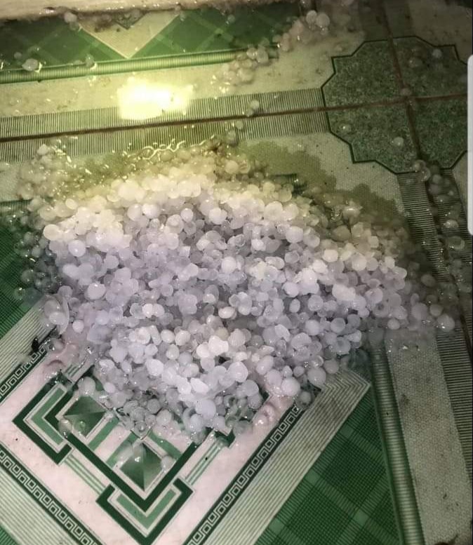 anh mua da kem giong loc du doi trut xuong yen bai va lao cai gay anh huong nang ne