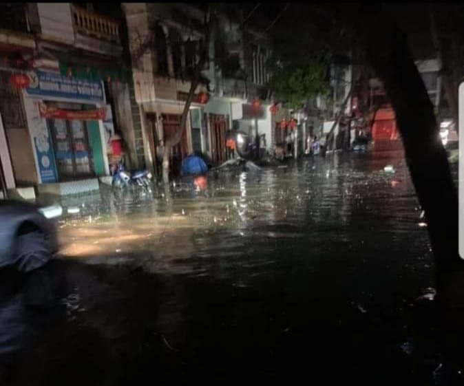 anh mua da kem giong loc du doi trut xuong yen bai va lao cai gay anh huong nang ne